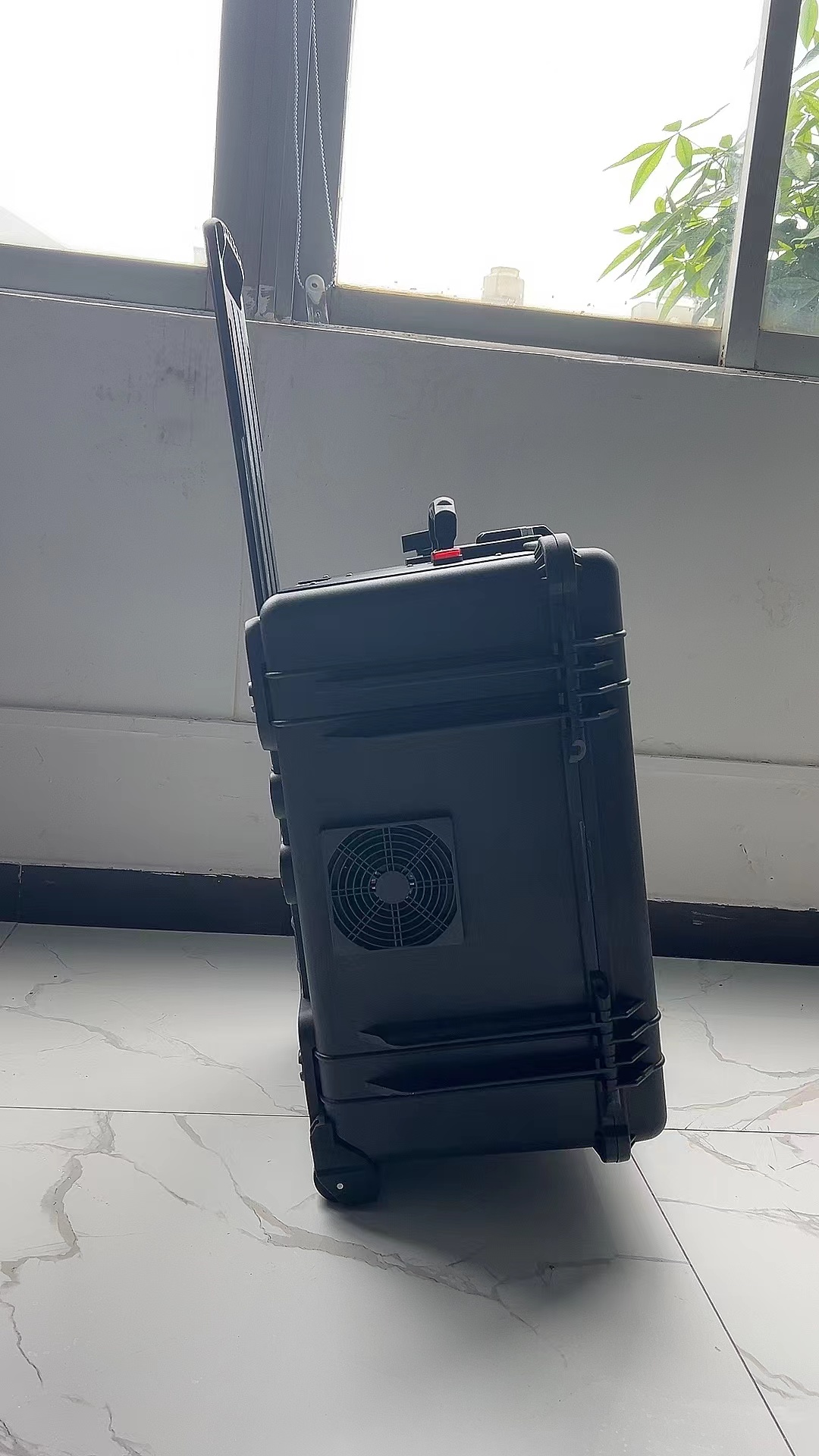 原阳手拉箱型移动通信干扰器